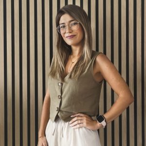 Marta Urbano – manicura, pedicura y aparatología Marta Urbano especialista en manicura, pedicura y tratamientos con aparatología en MCARMEN